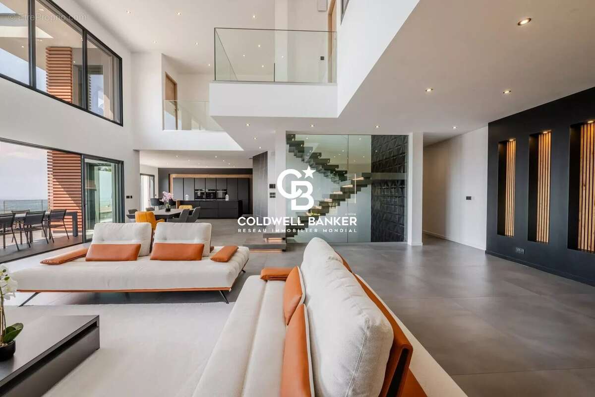 Maison à CRANVES-SALES