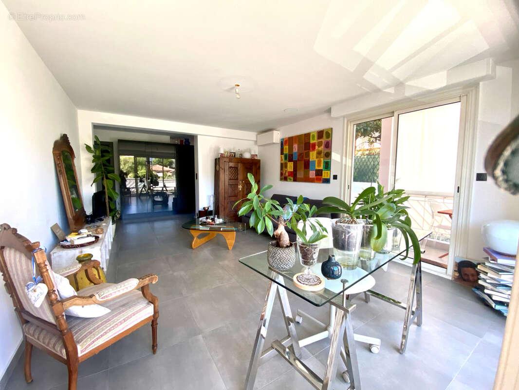 Appartement à LE CANNET