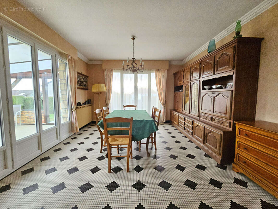 Maison à FRANQUEVILLE-SAINT-PIERRE