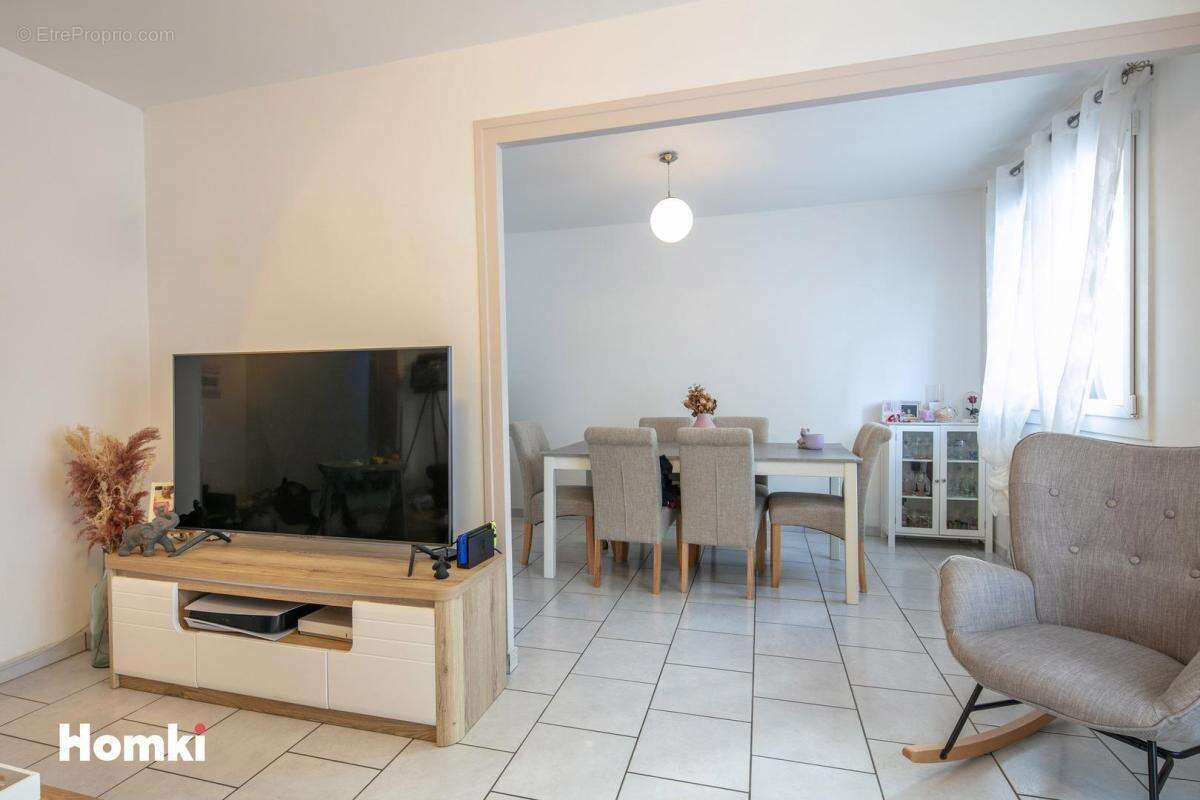 Appartement à FONTAINE