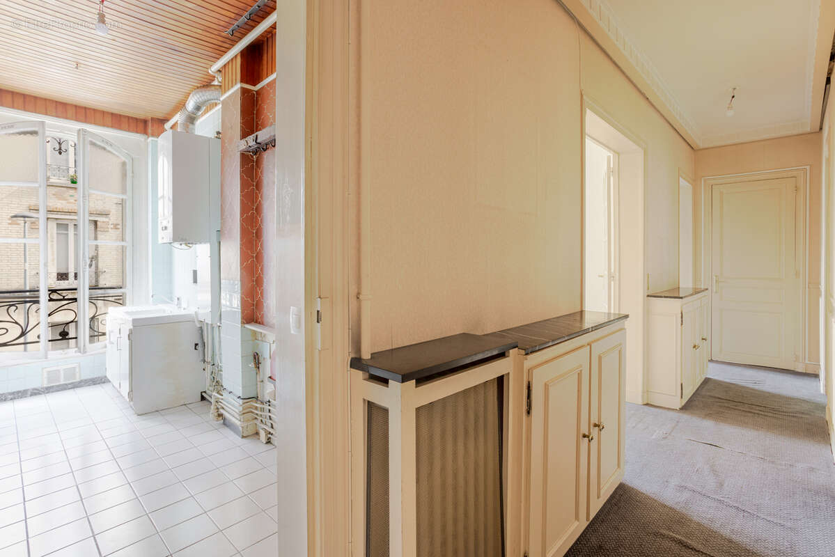 Appartement 3 pièces dans un bel immeuble ancien - photo 9