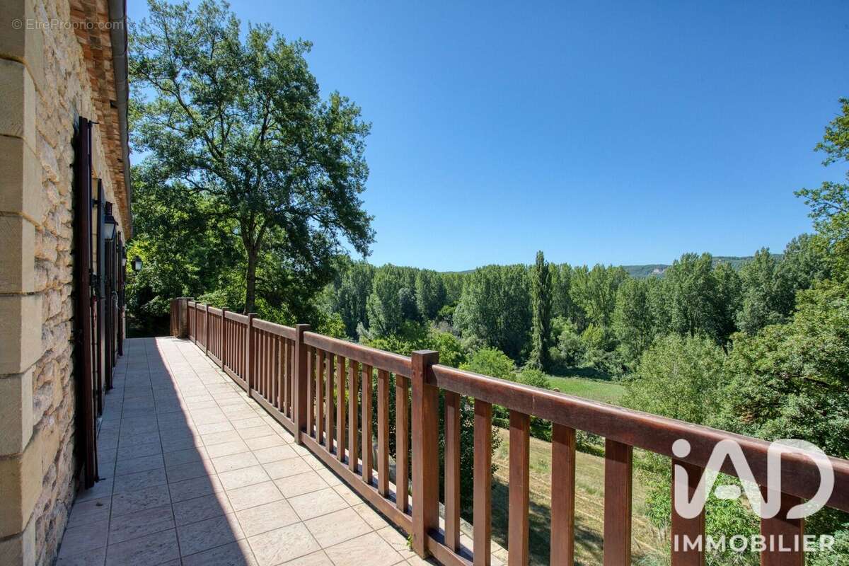 Maison 186 m² à Beynac-Et-Cazenac  - photo 2