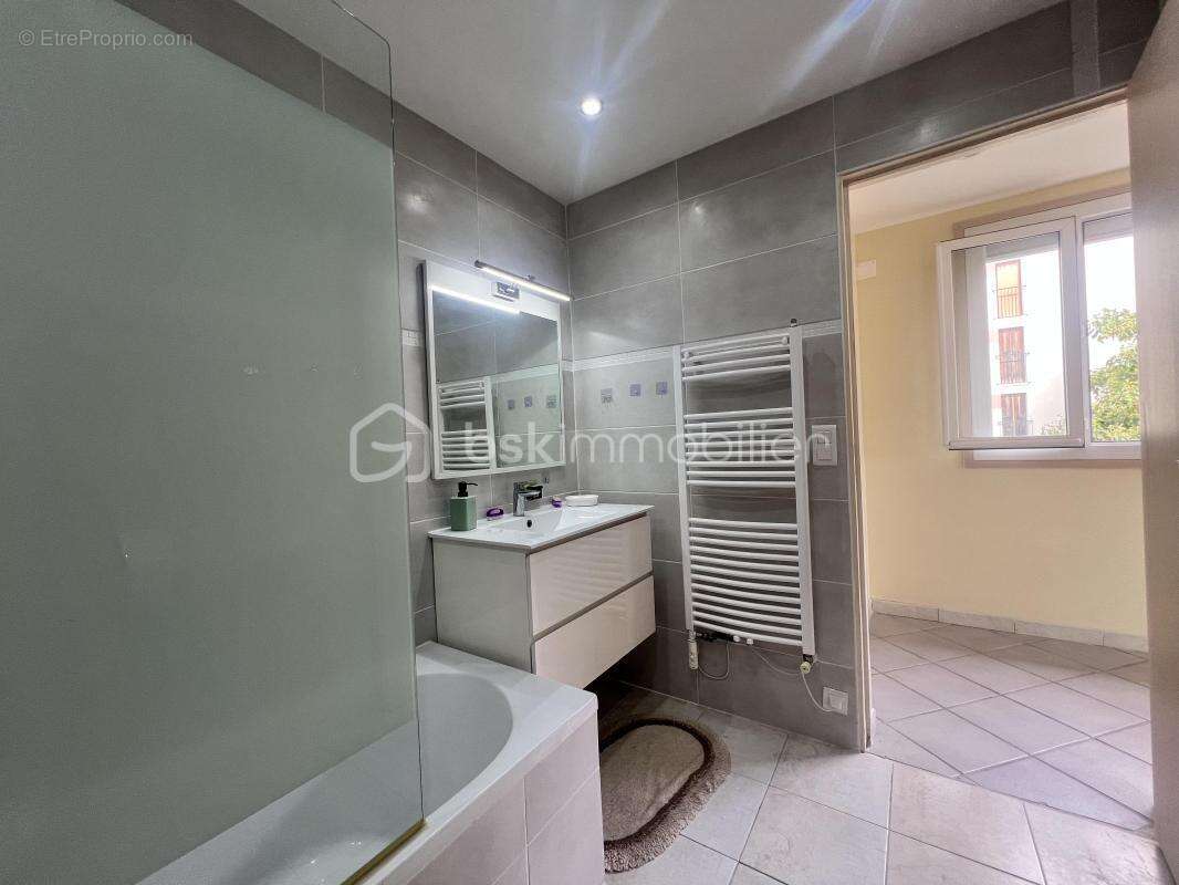 Maison de charme 77 m²/Sous-sol total/Garage Un beau potentiel à révéler - photo 13
