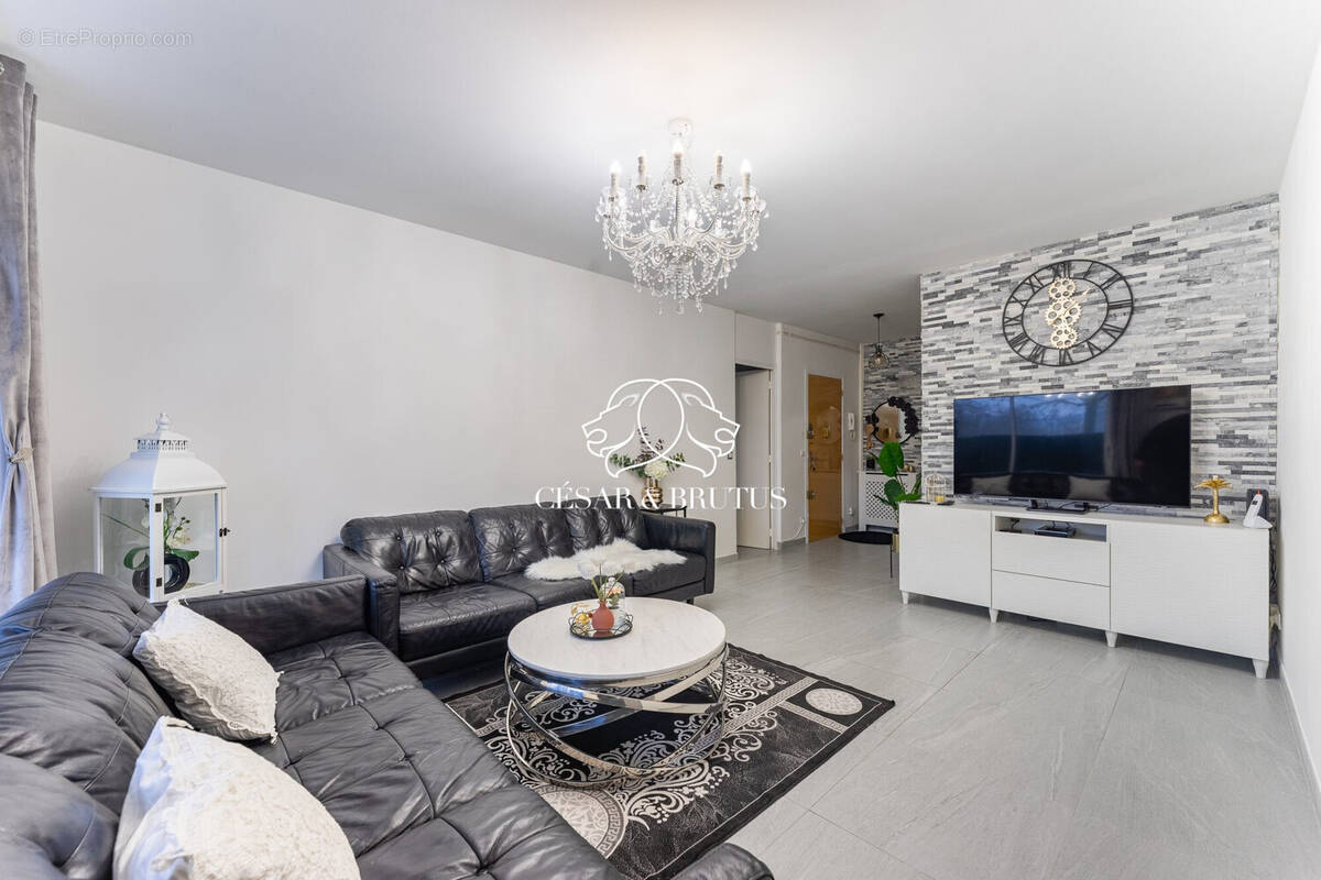 PIECE DE VIE VUE 1 - Appartement à VENISSIEUX