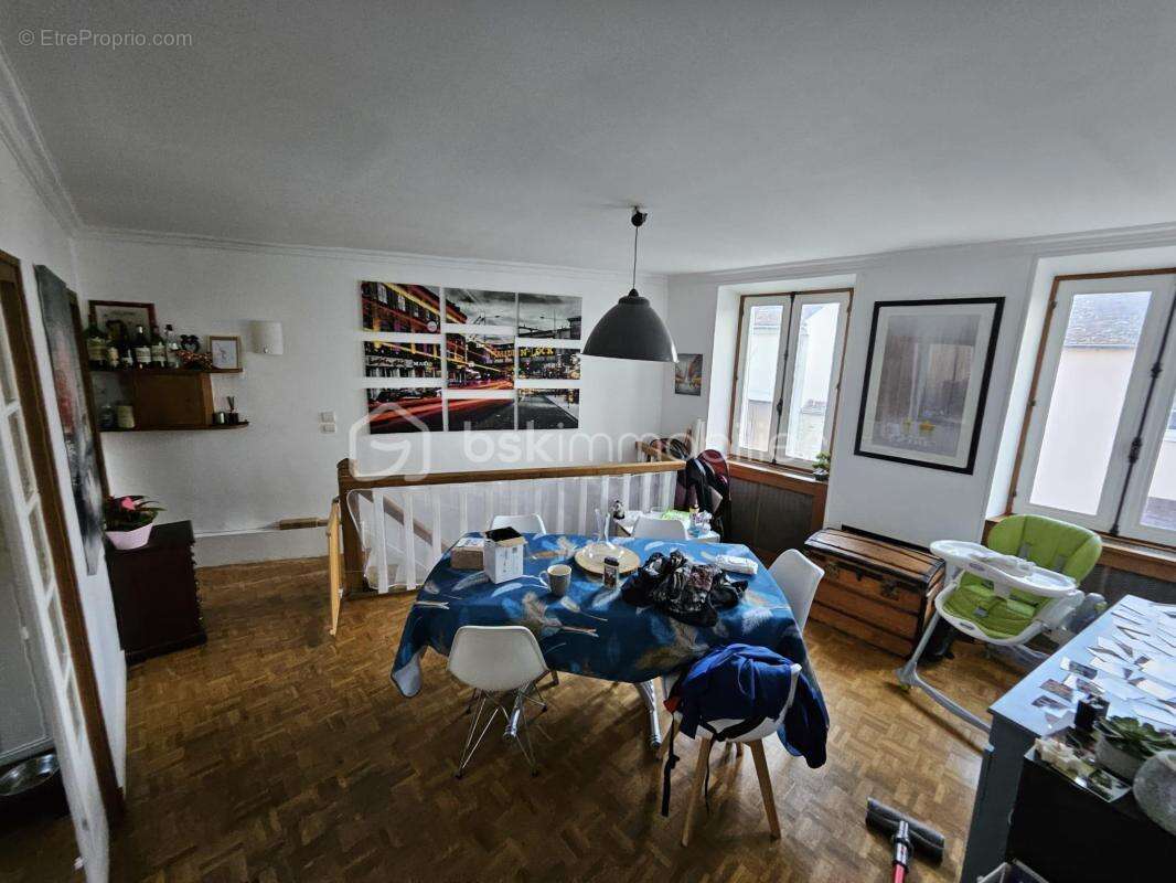 Appartement à URY