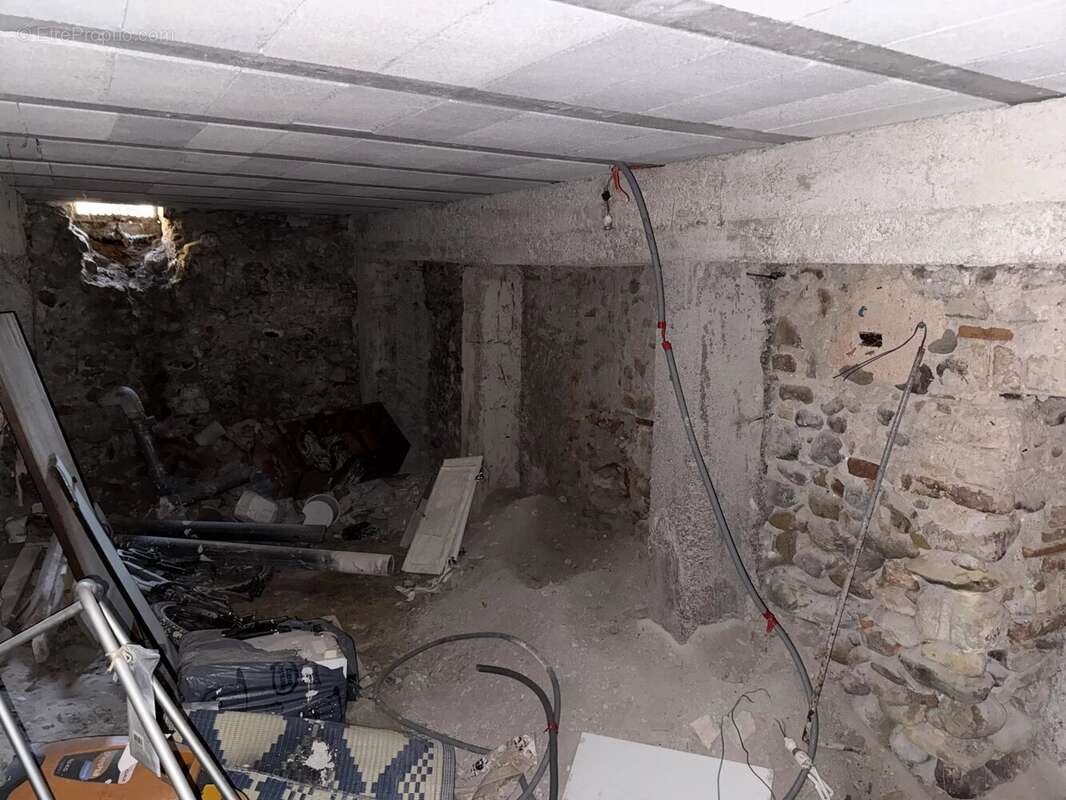 Appartement à SAINT-LAURENT-DU-VAR