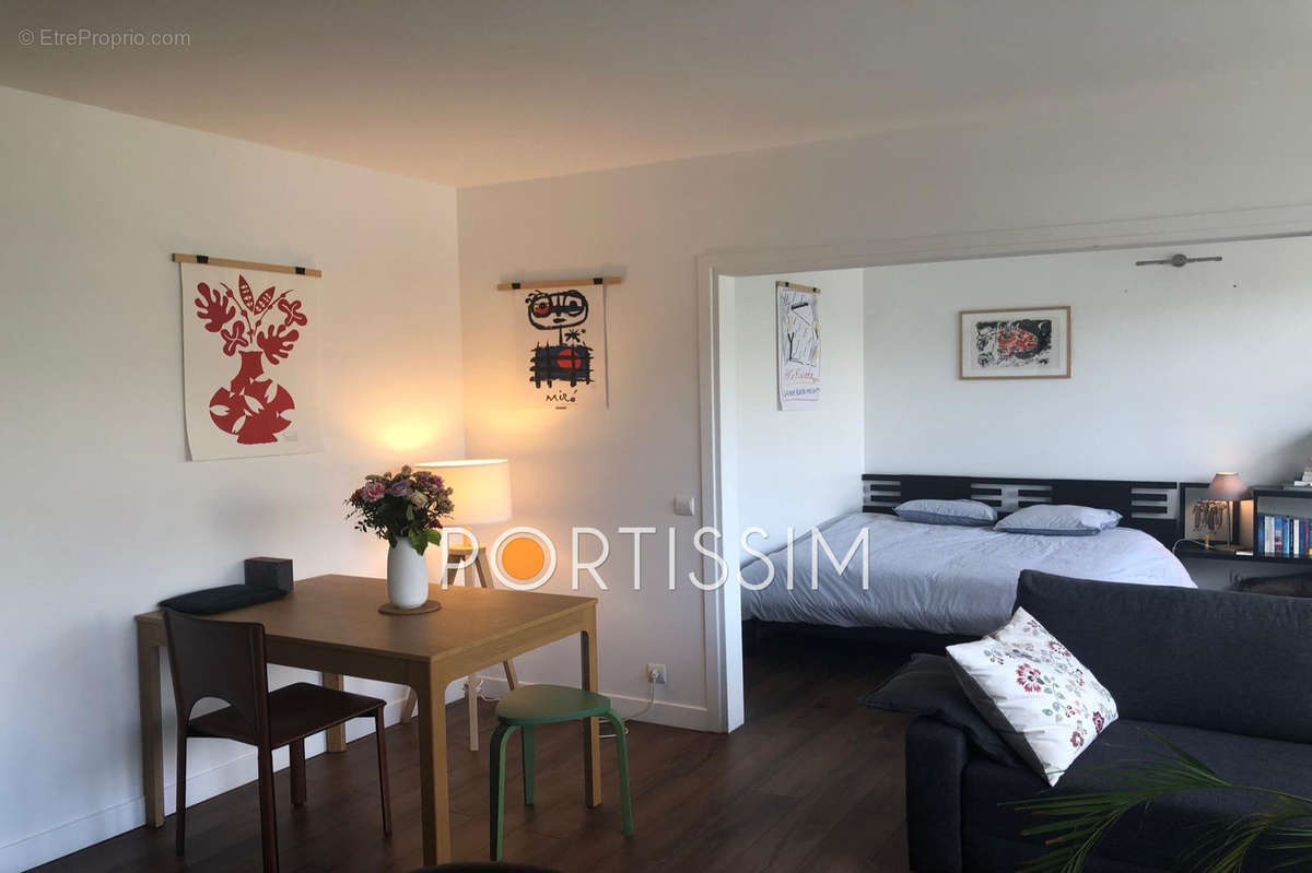 Appartement à PARIS-14E