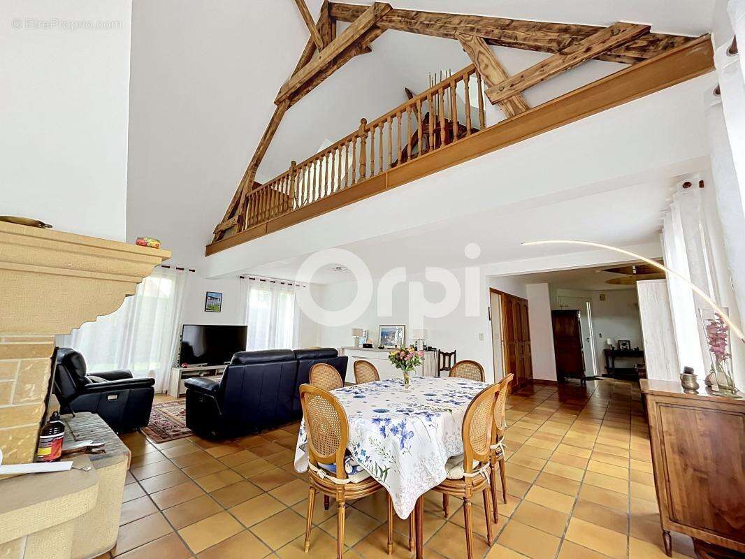 Maison à COSNAC