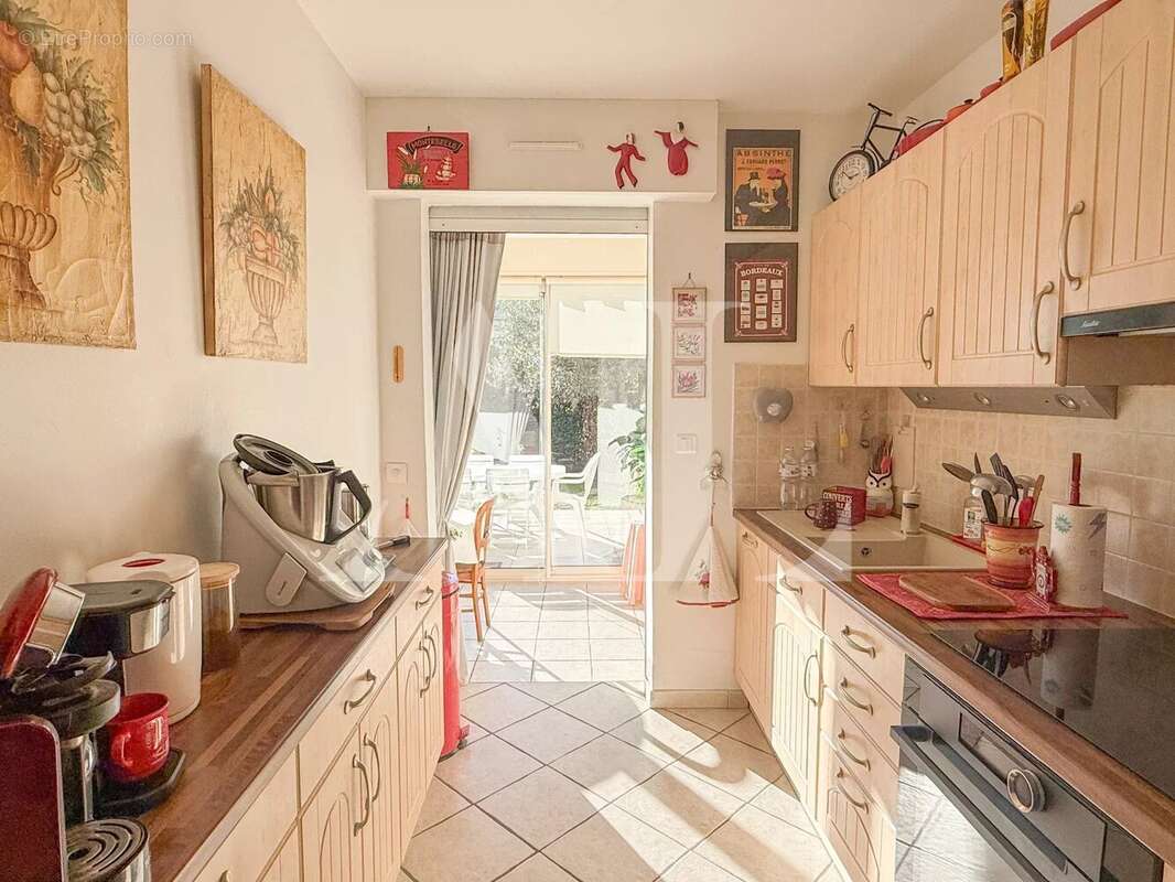 Appartement à VALLAURIS