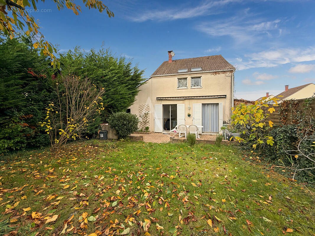 Maison à JOUY-LE-MOUTIER