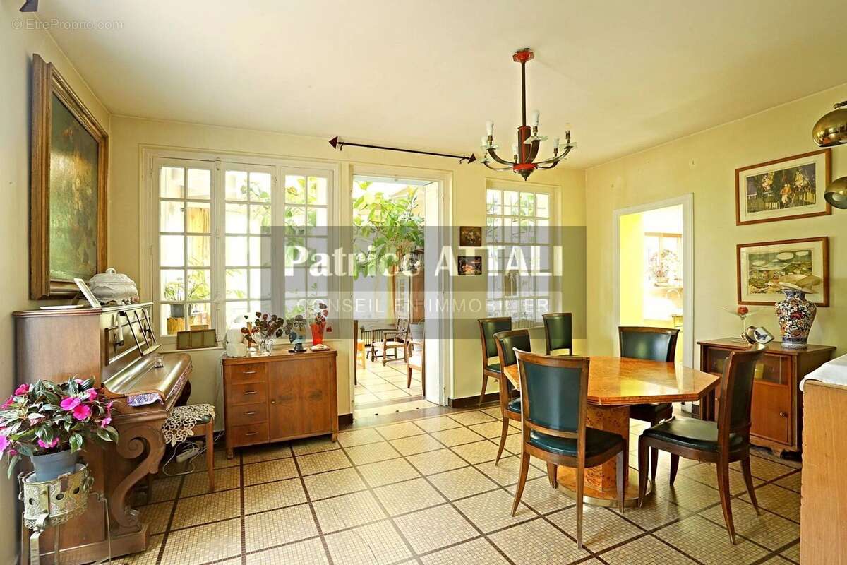 Maison à SAINT-MAUR-DES-FOSSES