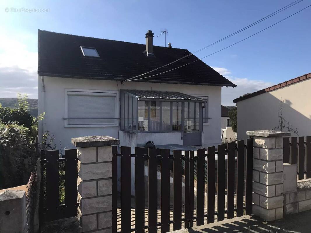 Maison à SAINT-CHERON