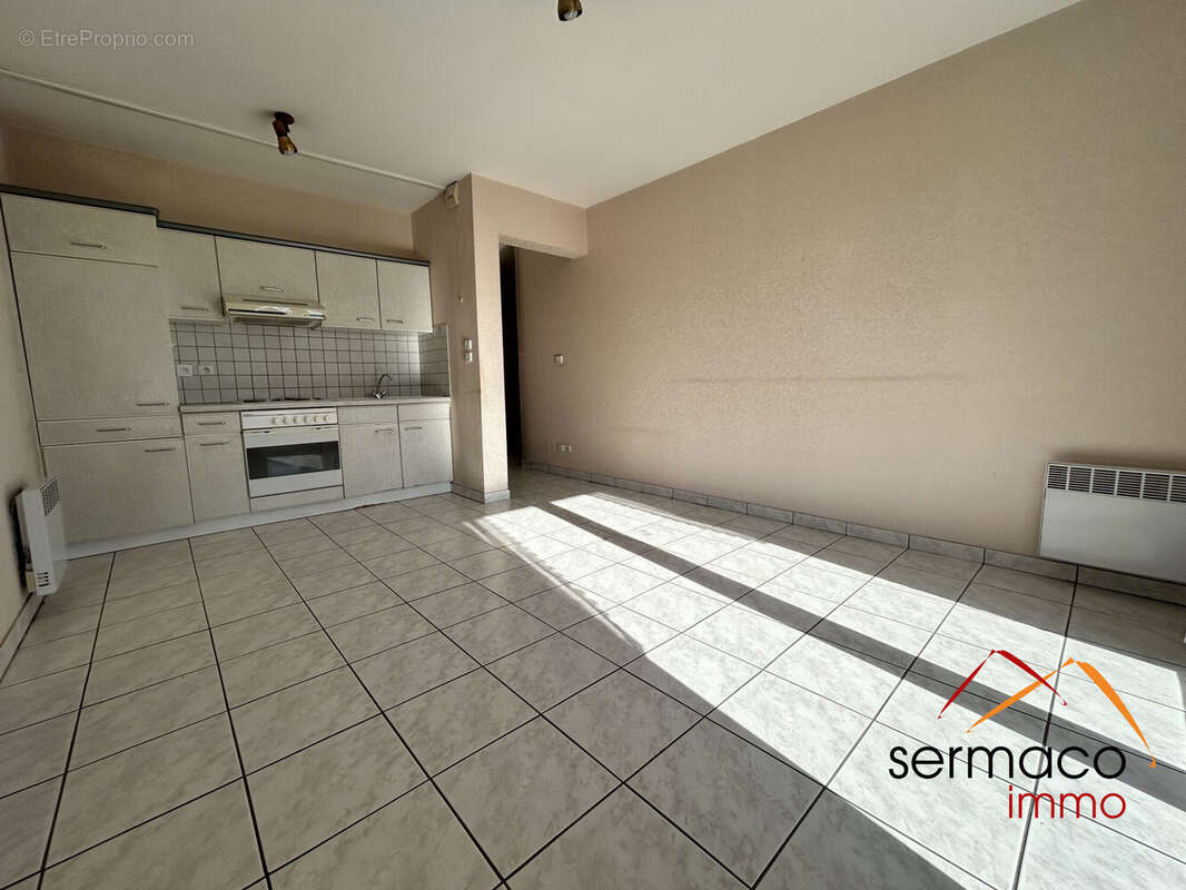 Cuisine séjour - Appartement à SARREGUEMINES