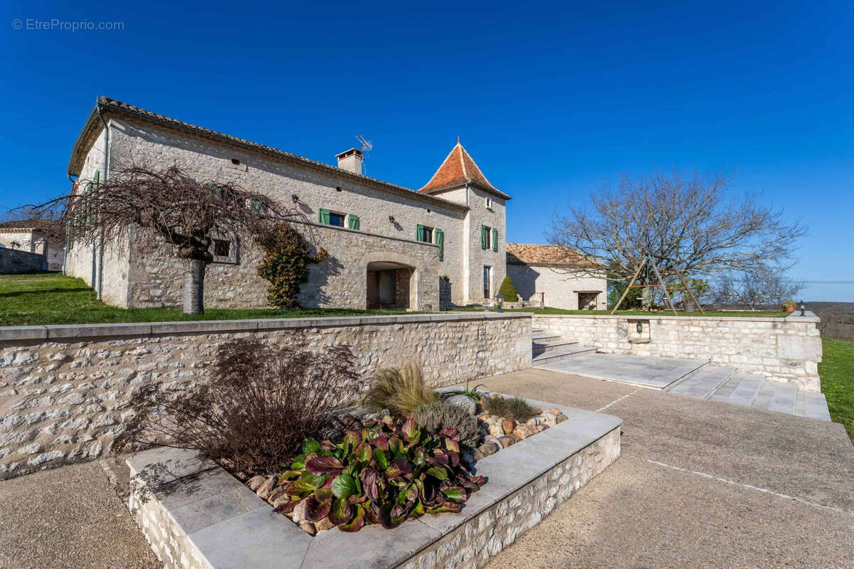 Country house with gite and pool - photo 12