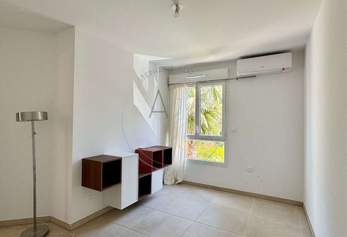 Appartement à COGOLIN