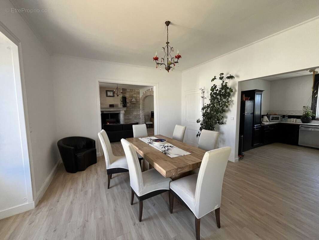 Maison 233 m² à Mazieres  - photo 4