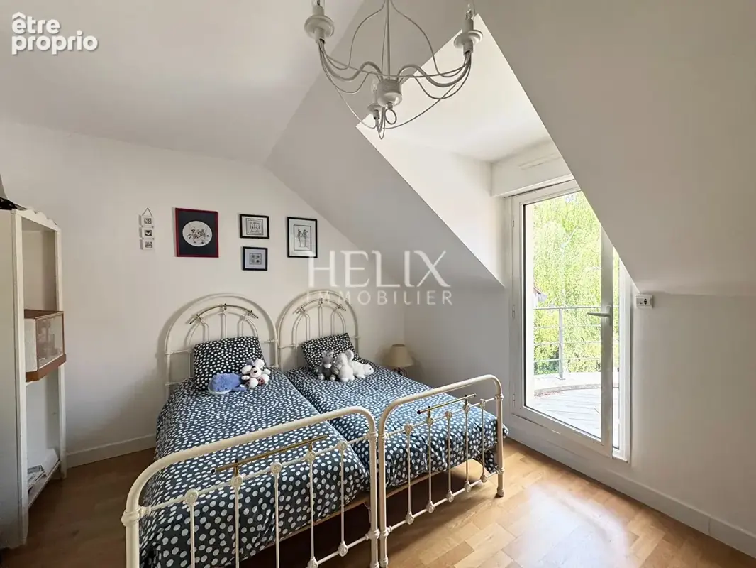 Magnifique maison contemporaine aux volumes généreux à L'Etang La Ville de 249 M² - photo 17