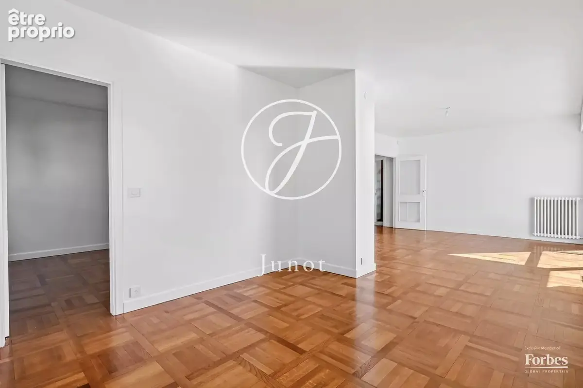 Garches - CENTRE-VILLE - Appartement de 4 chambres - photo 9