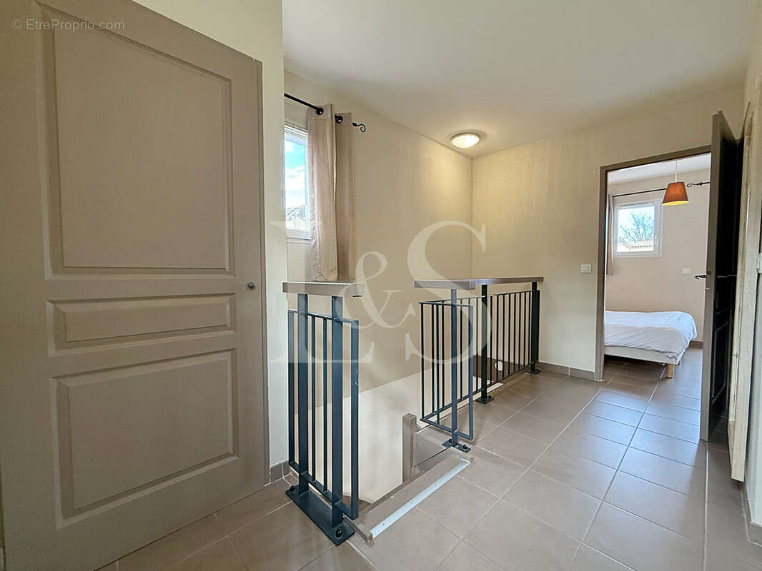 Appartement à MALAUCENE