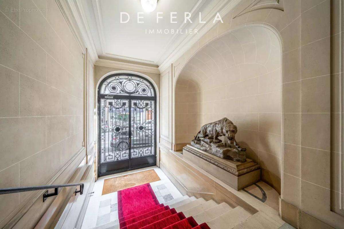 Appartement à PARIS-17E