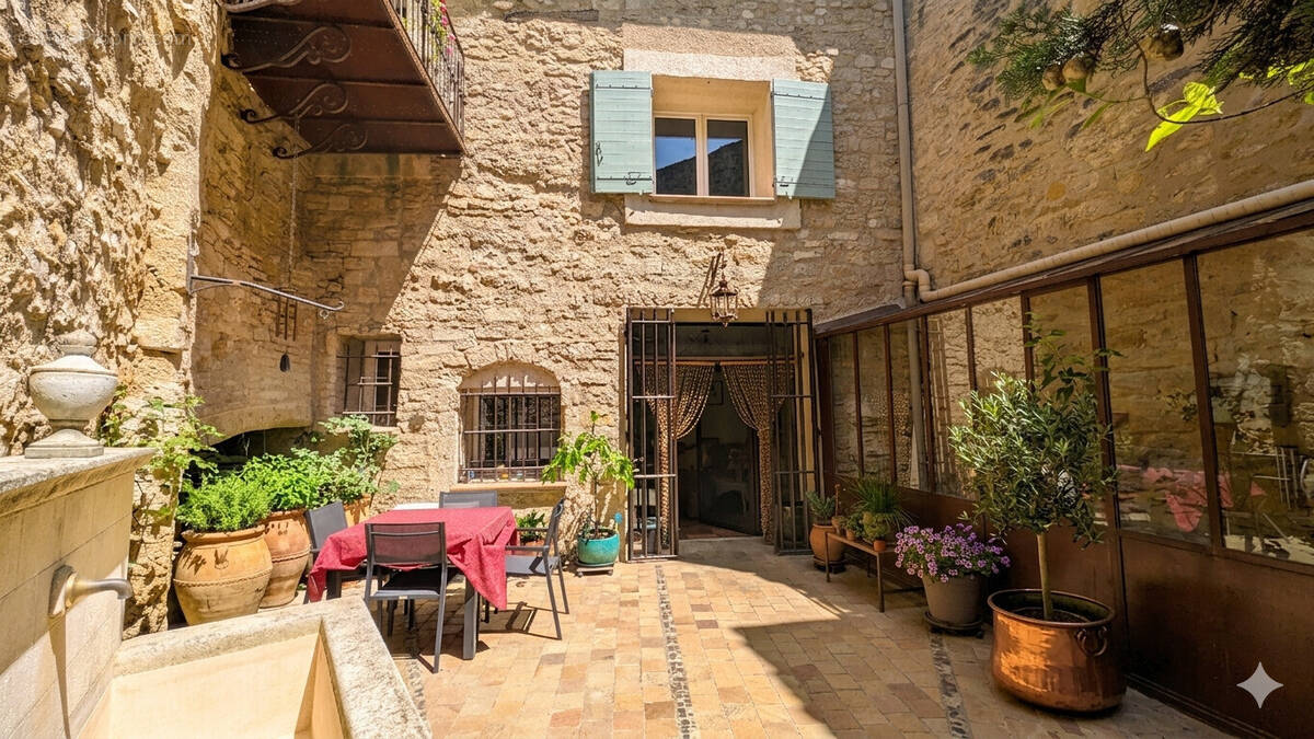 Maison à CUCURON