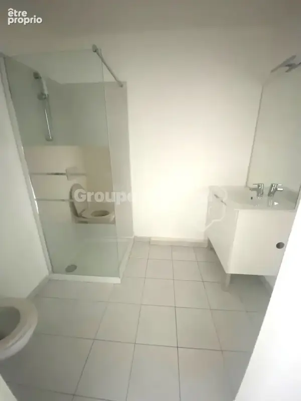ISTRES Centre Ville! A proximité de toutes commodités, beau studio de 22 m² avec balcon - photo 5