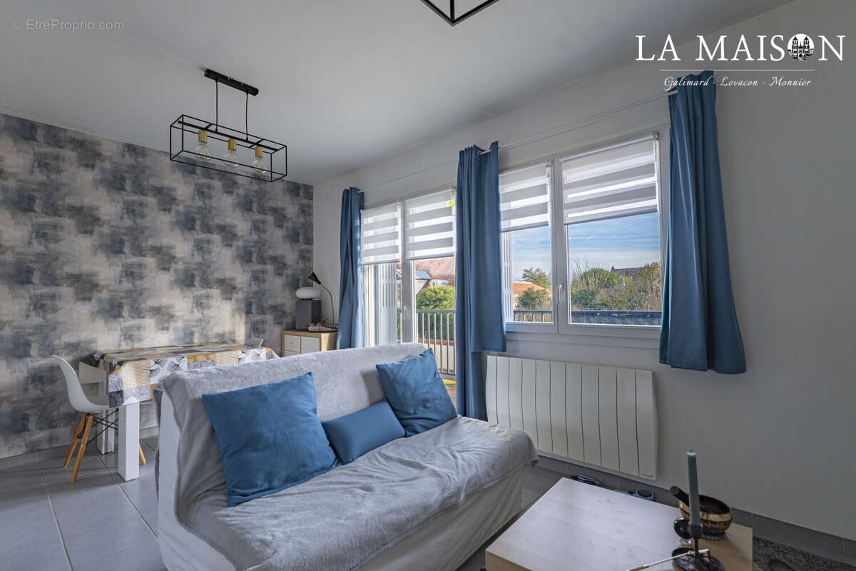 Appartement à GENLIS