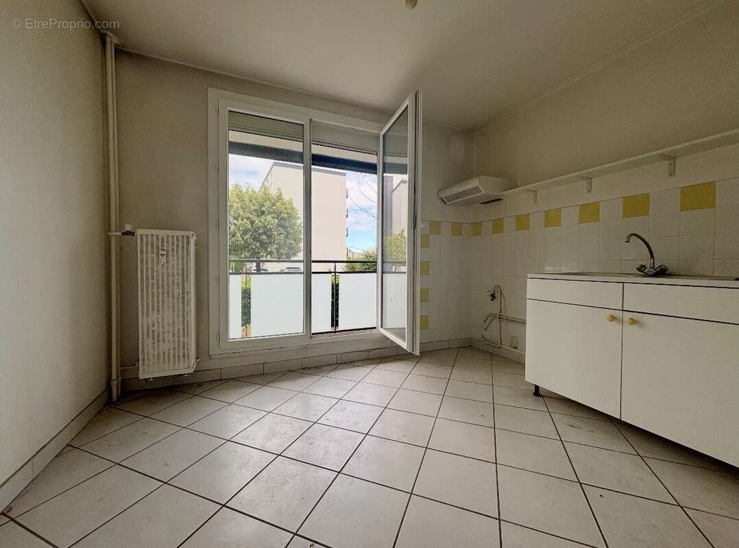 Appartement 60 m² à Romans-Sur-Isere  - photo 2