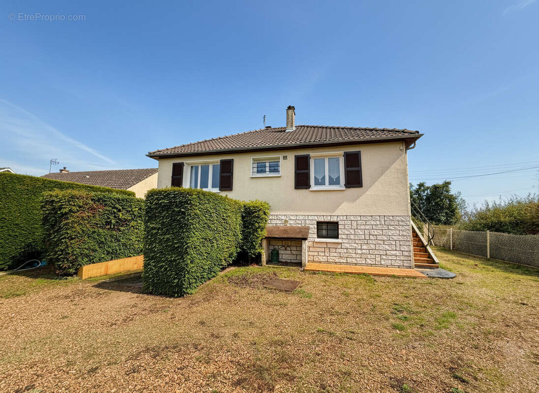 Maison à CLEVILLIERS