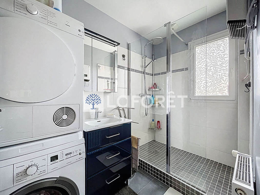 Appartement à ISNEAUVILLE