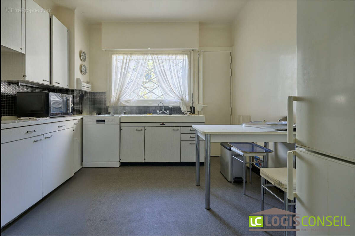 Maison à VERRIERES-LE-BUISSON