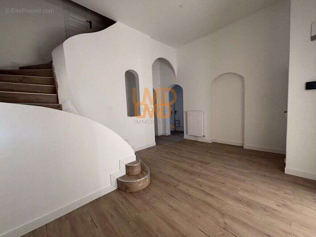 Maison à MIREFLEURS