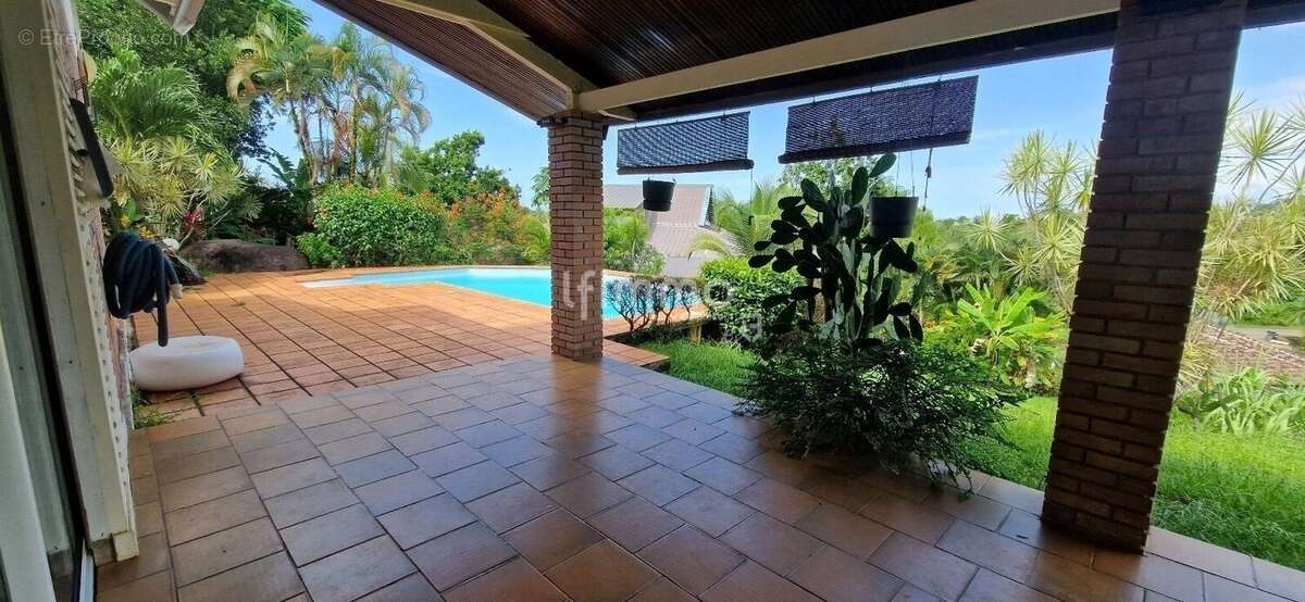 Maison à REMIRE-MONTJOLY