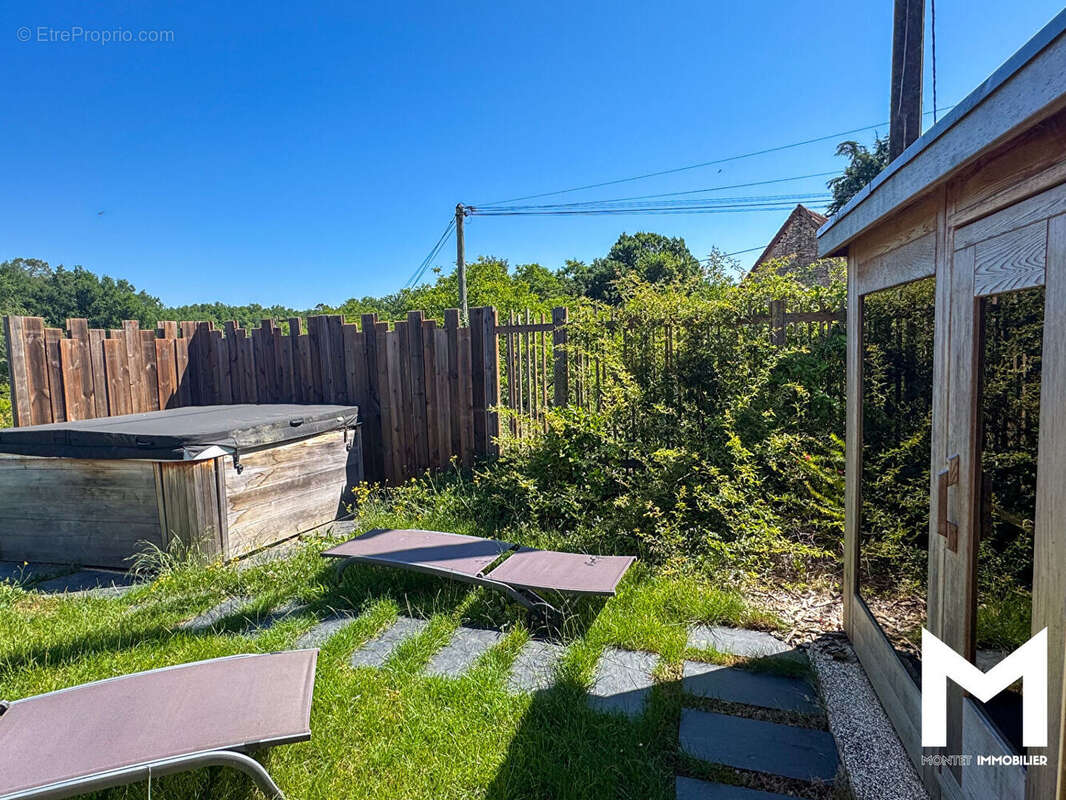 Maison à SAVIGNAC-LES-EGLISES