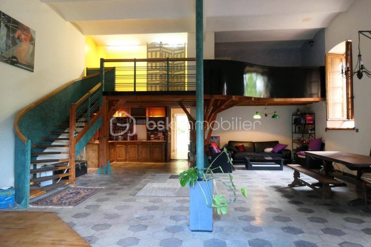 Maison à MOLIERES-SUR-CEZE