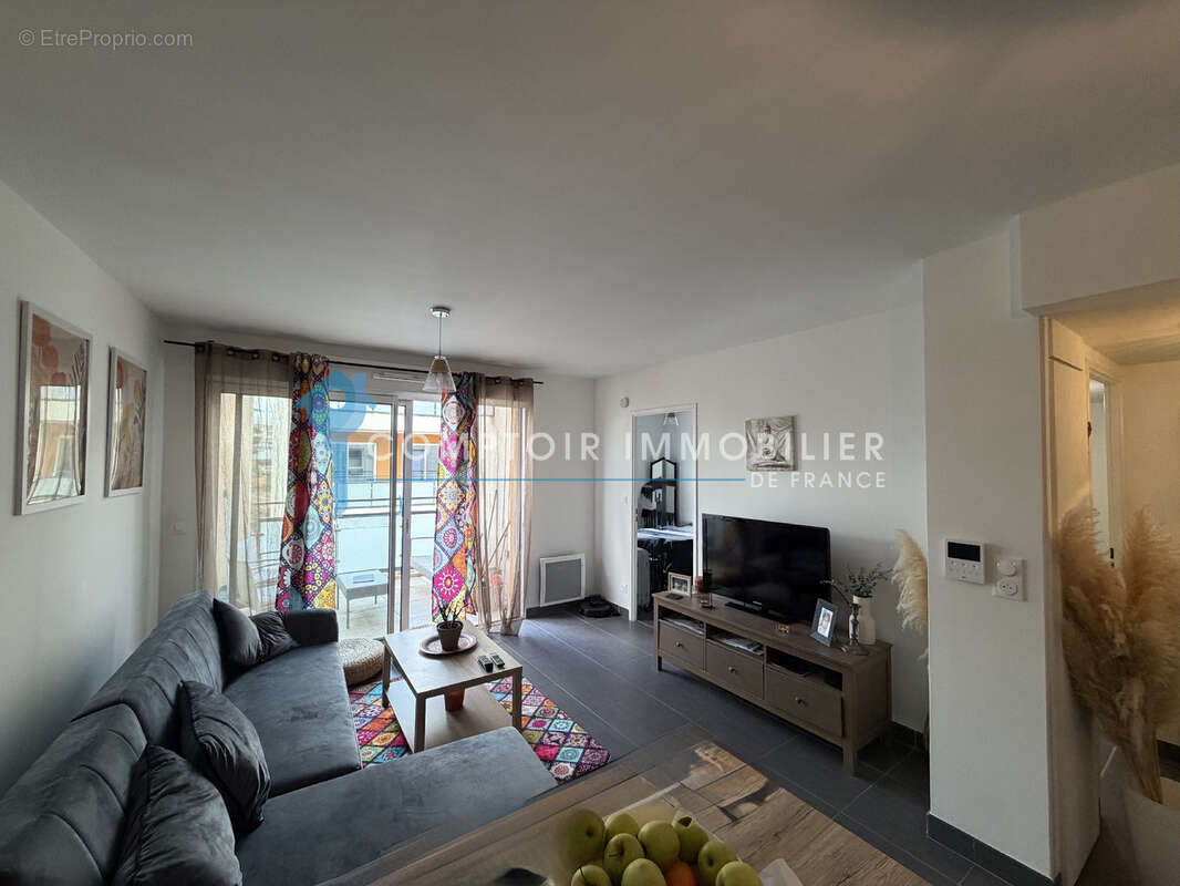 A VENDRE *** Nimes *** Appartement 2 Pièces 41 m2 avec place de parking - photo 2