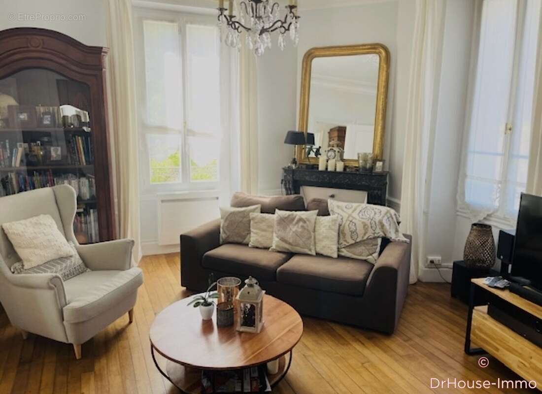 Maison à SAINT-PIERRE-LES-NEMOURS