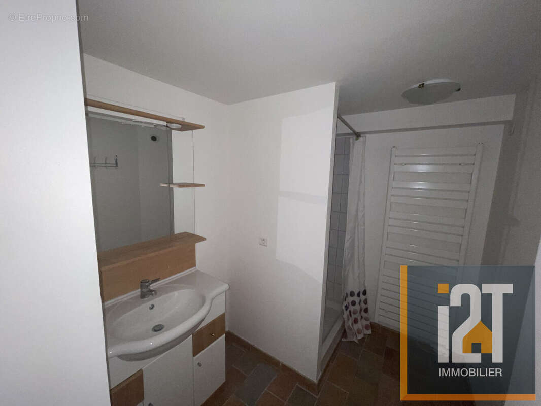 Appartement à CAVEIRAC
