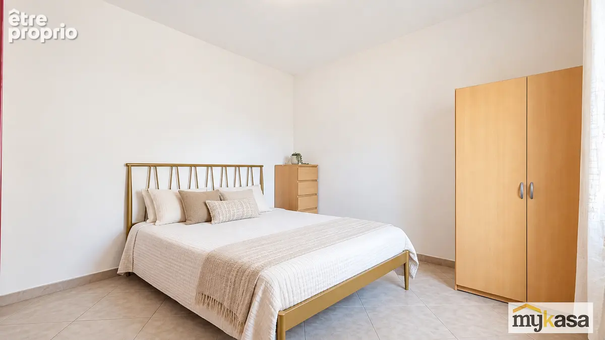 Port-de-bouc - t3 de 62 m² - terrasse 25 m² - balcon - stationnement - photo 4