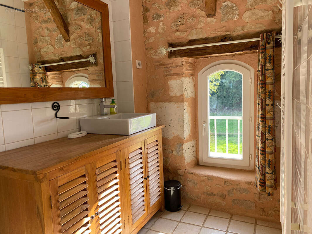 Maison à SAINT-PIERRE-DE-COLE