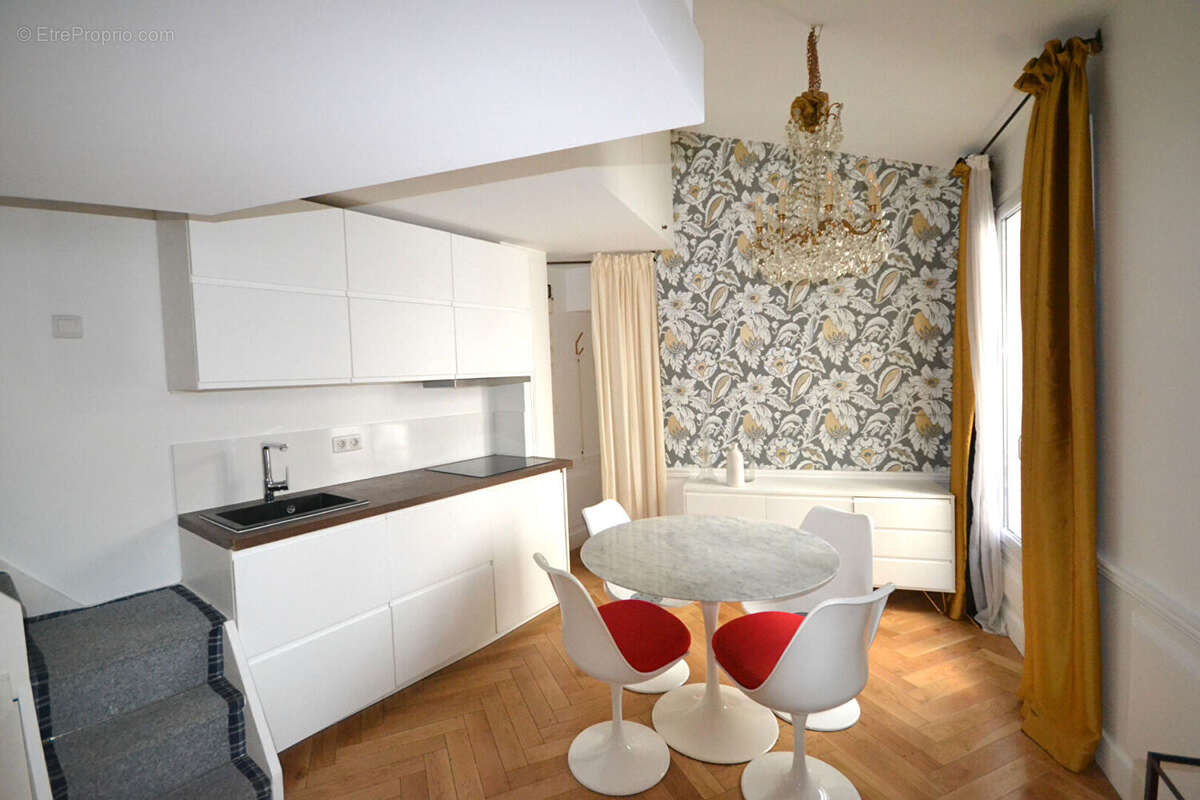 Appartement à PARIS-9E