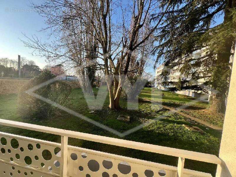 Appartement à COMBS-LA-VILLE