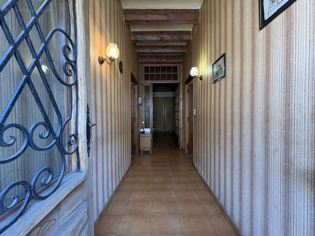 Arques   ensemble immobilier de caractère d'environ 260 m2 habitables avec appartement indépendant, 3 garages - photo 3