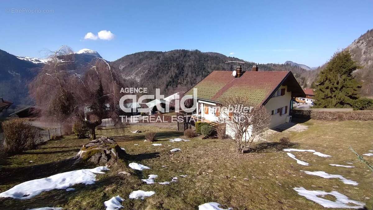 Maison à ARACHES-LA-FRASSE
