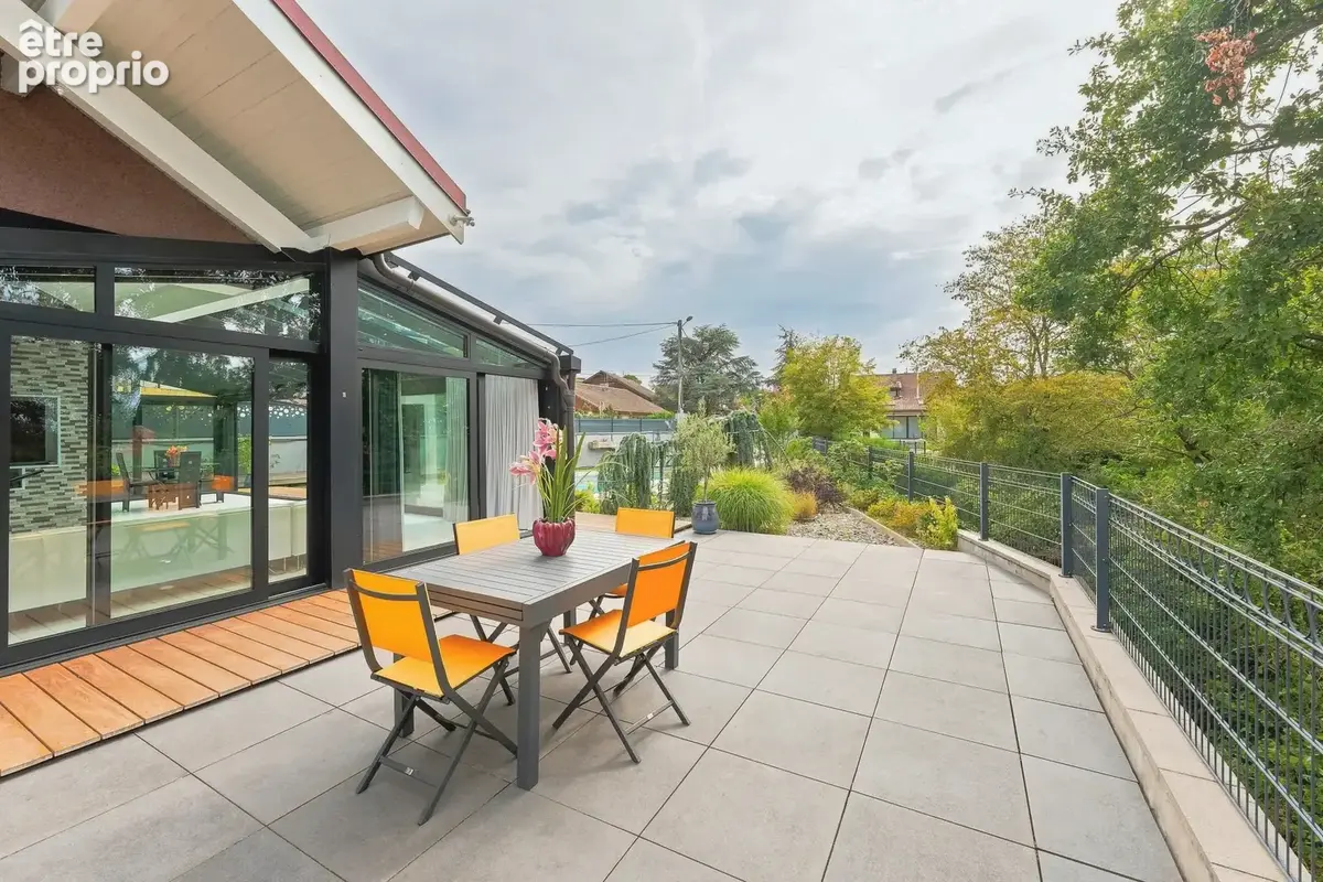 Villa rénovée à Thonon-Les-Bains - Vue Lac - photo 5