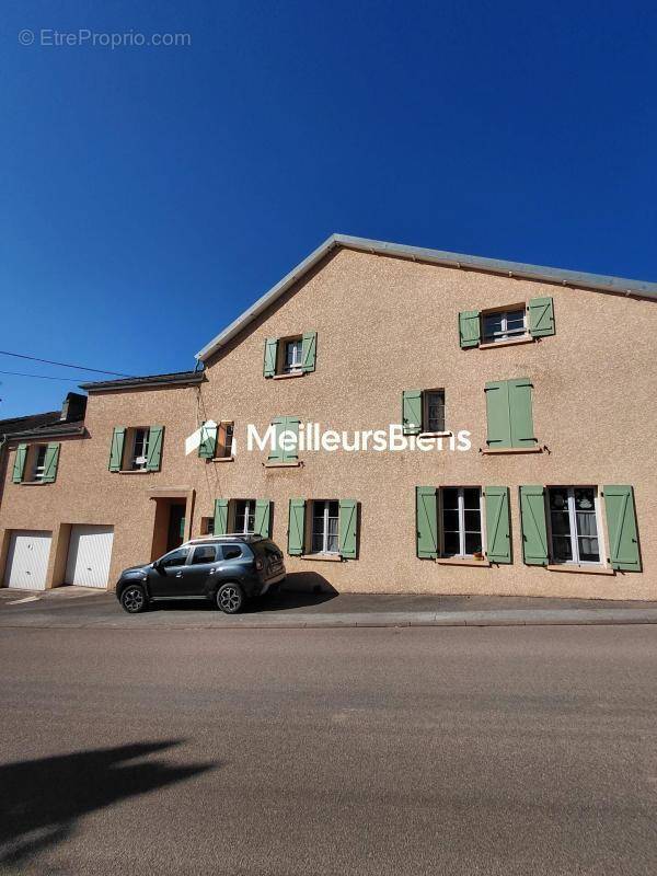 Appartement à FAYL-BILLOT