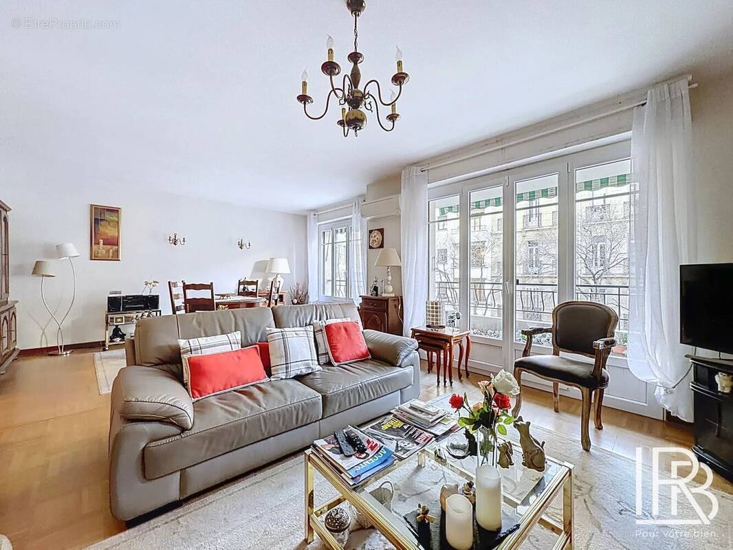 Appartement à MARSEILLE-6E