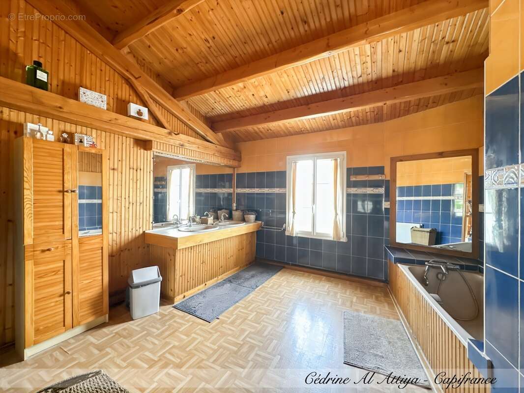 Propriété à vendre 318m2 habitables, 11 pièces, 7 chambres, parcelle de 1700m2 environ, jardin, garage, piscine, dépendances - photo 30