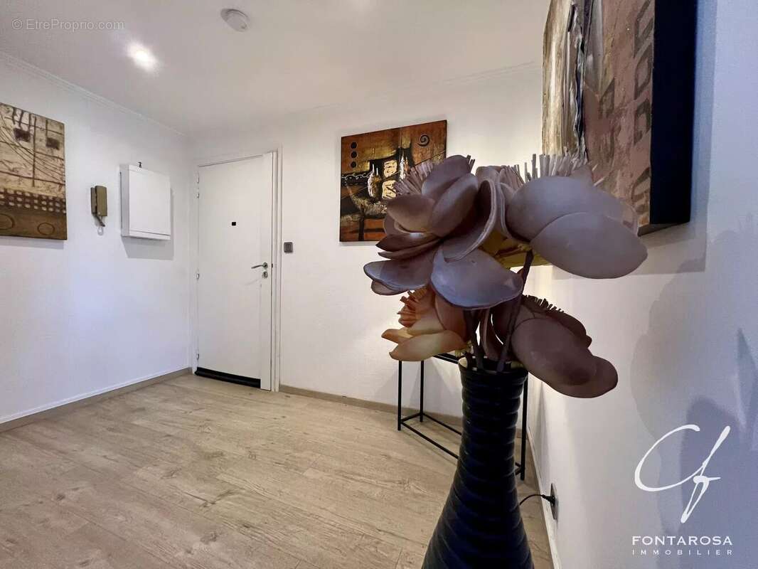 Appartement 3 pièces - FREJUS parking - photo 11