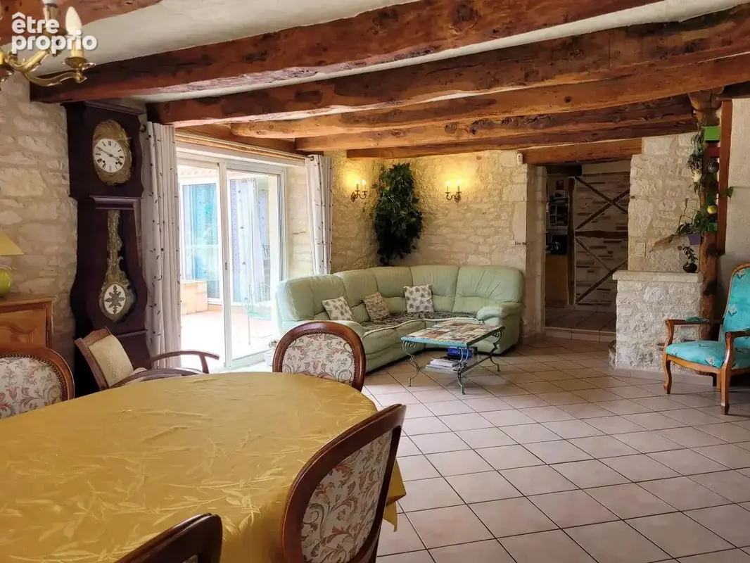 Superbe propriété en pierre avec dépendances, garage, piscine, spa et terrain de 6700 m². - photo 6